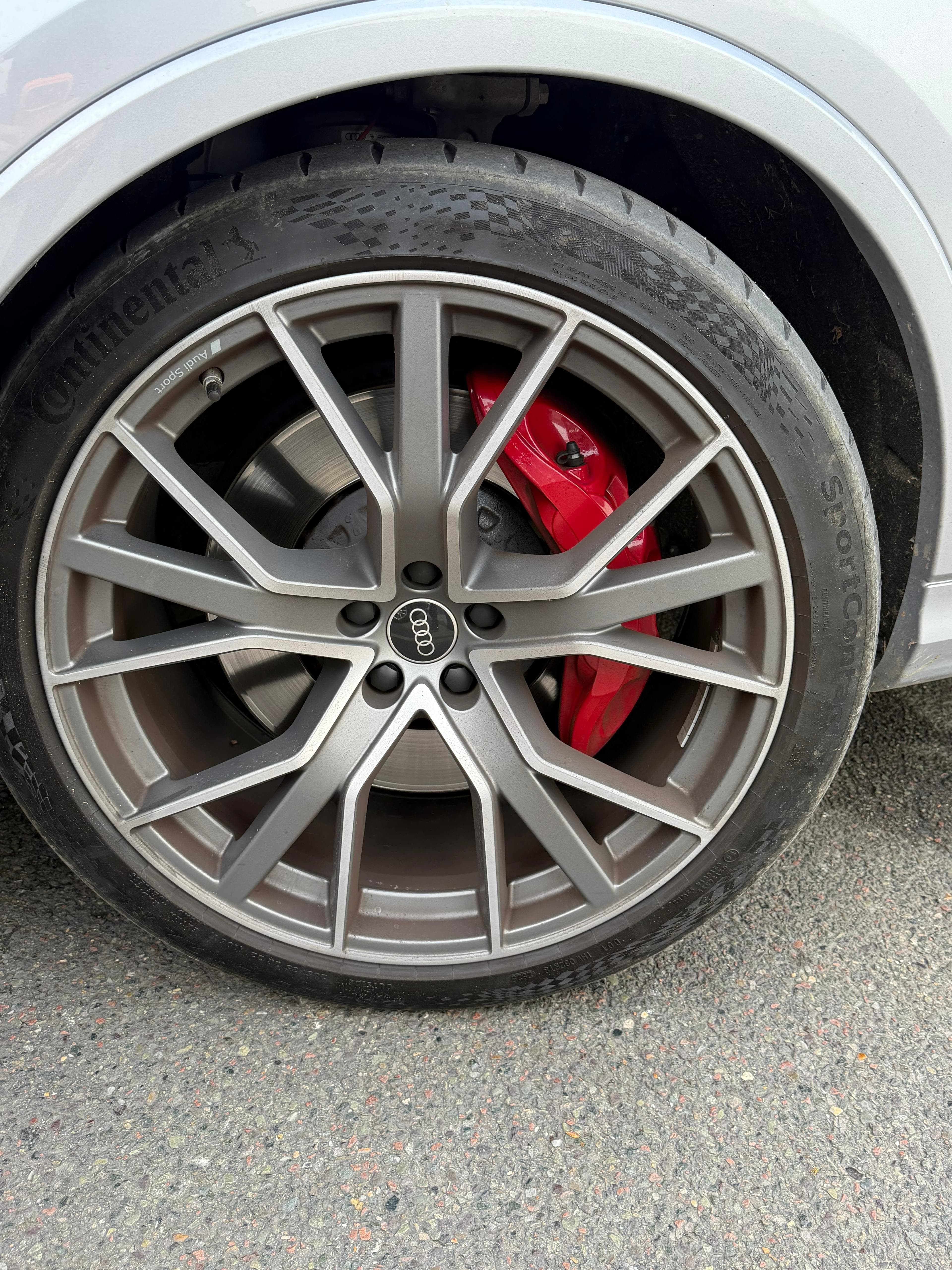 Jante avant apres nettoyage CLEAN CARS MRQS, Avant