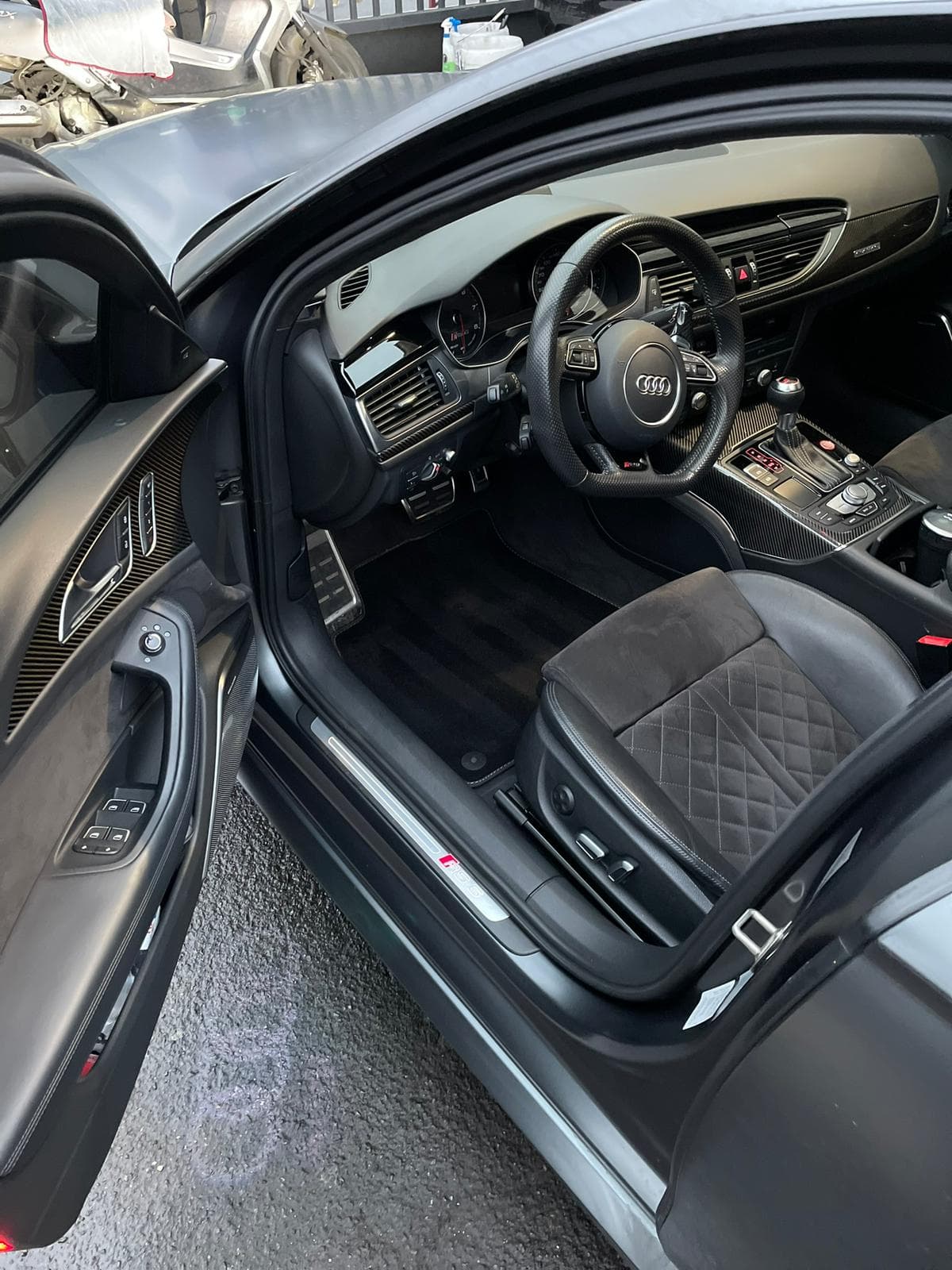 Habitacle Audi avant apres nettoyage CLEAN CARS MRQS, Après